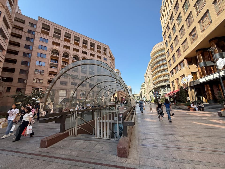 Northern Avenue -TOP LOCATION ! Spacious Apartment with 2Bedrooms and 2Bathrooms - Wonderful View from Balcony on Northern Avenue Apartment in Yerevan