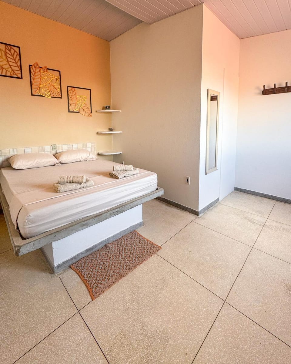Photo of the whole room, towels
