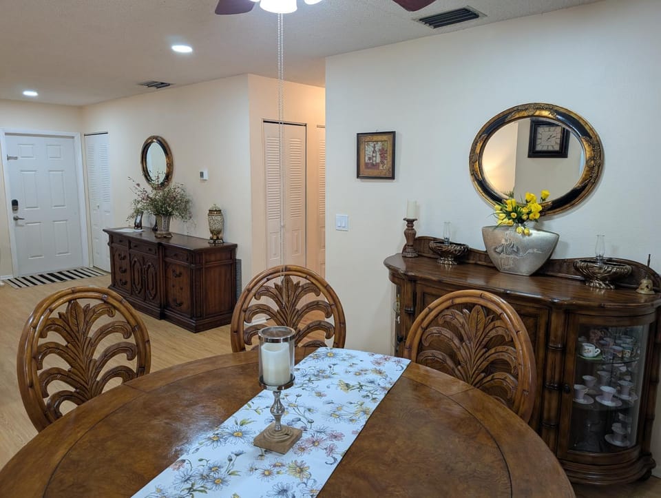 Dining area, Dinner