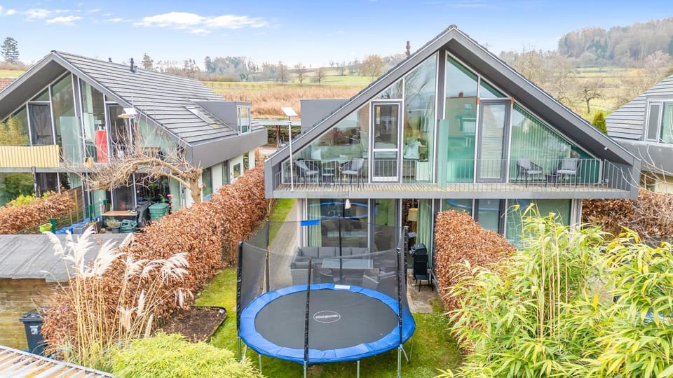Property building, Garden, Lake view, Lake view