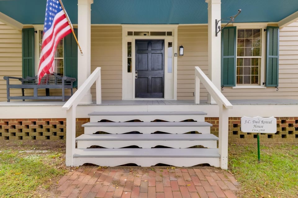 Walk to Downtown: Historic Home in Edenton’s Heart House in Edenton