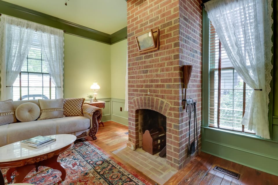 Walk to Downtown: Historic Home in Edenton’s Heart House in Edenton