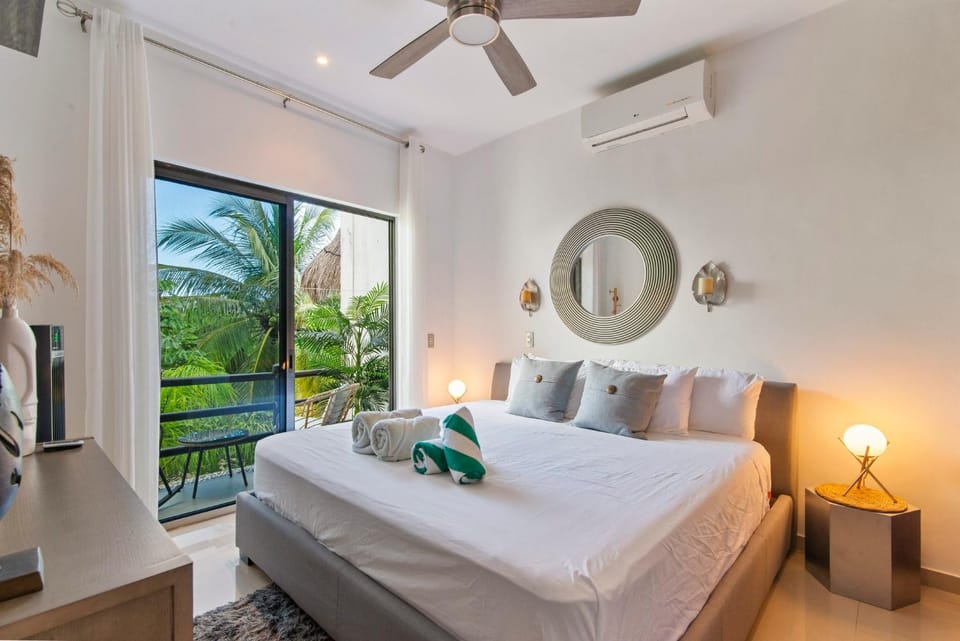 Bed, Bedroom, towels, air conditioner