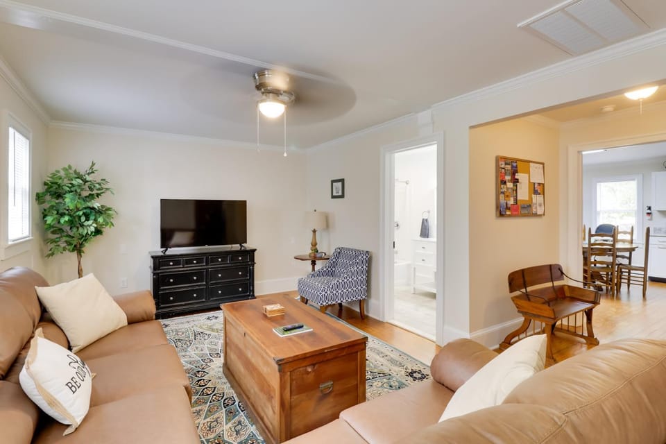 Steps to Downtown! Family Home in Historic Edenton House in Edenton