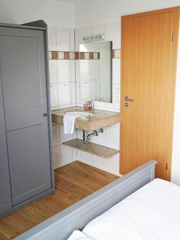 Bedroom, wardrobe