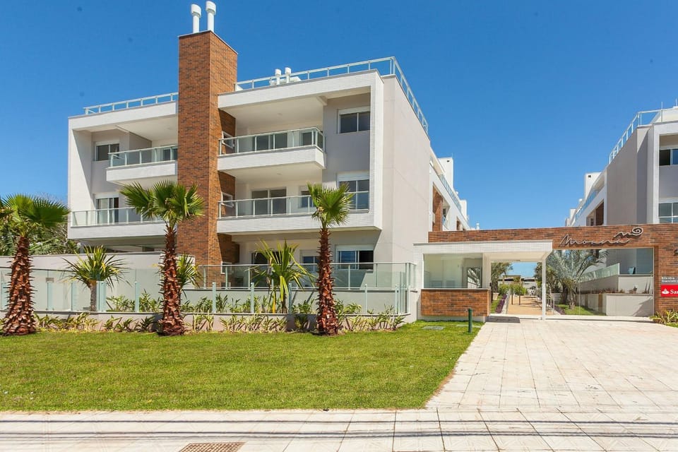Novo Campeche - 500m from the sea: Moana Club Condominium Apartment in Florianopolis