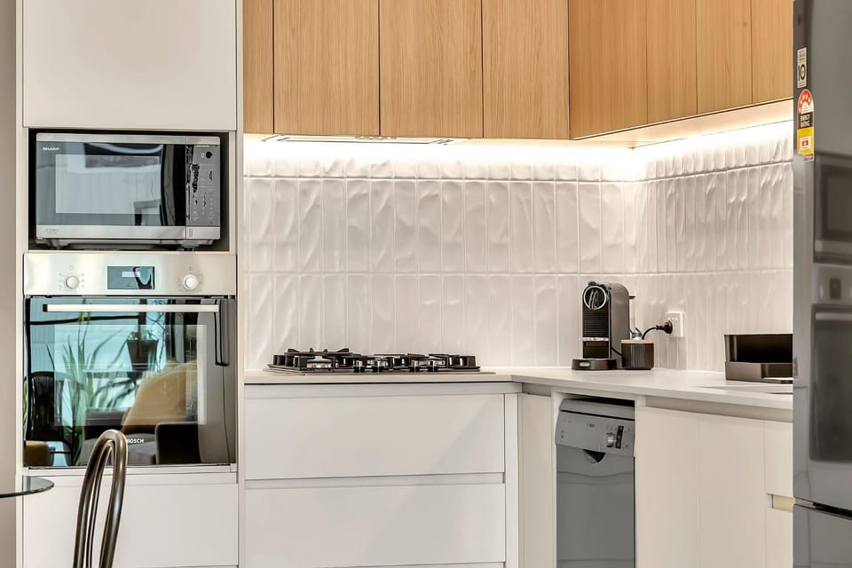 Coffee/tea facilities, Kitchen or kitchenette, dishwasher, oven, stove