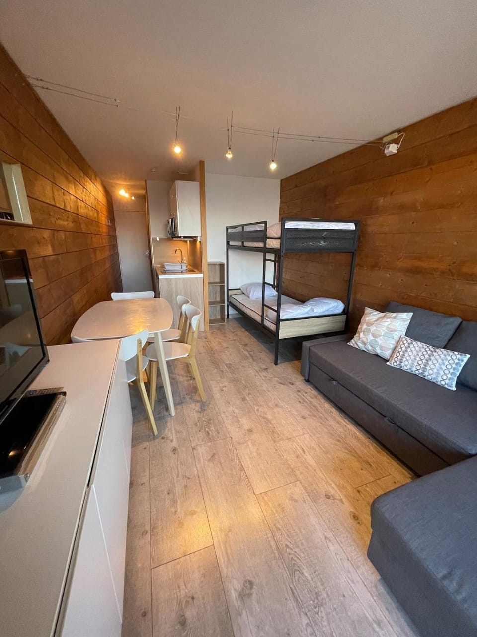 appartement cozy au pied des pistes Apartment in Villarembert