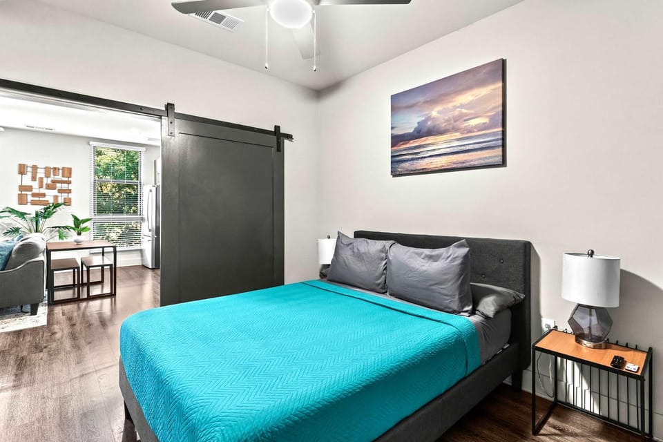 Serene Oasis in Ga Tech Apartment in Atlanta