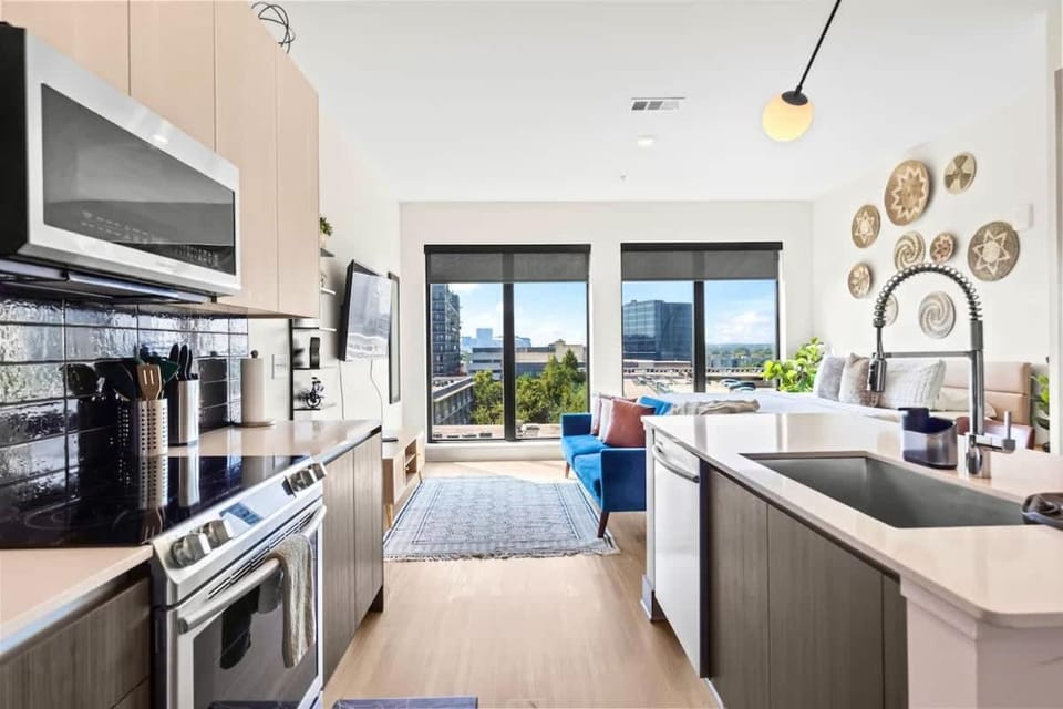 Skyline High Apartment in Atlanta