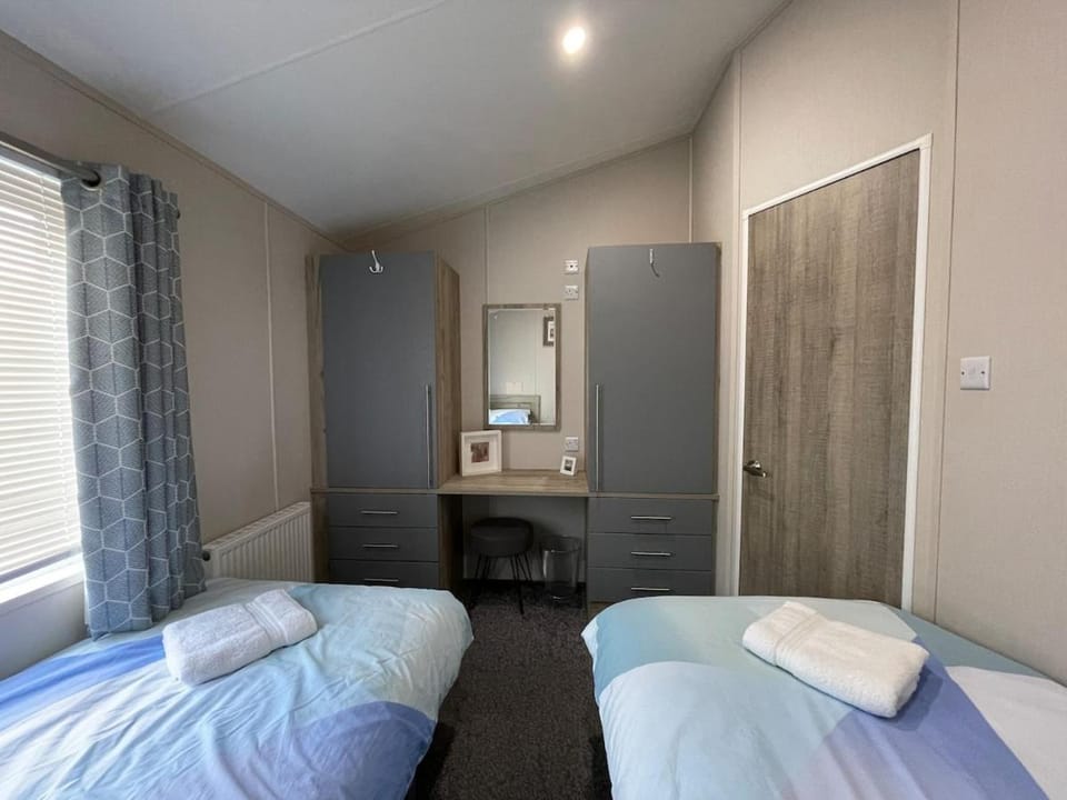 Elegant Lodge in Peaceful Holiday Resort Apartment in Brading