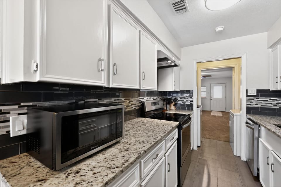 Kitchen or kitchenette, microwave, kitchen, kitchen