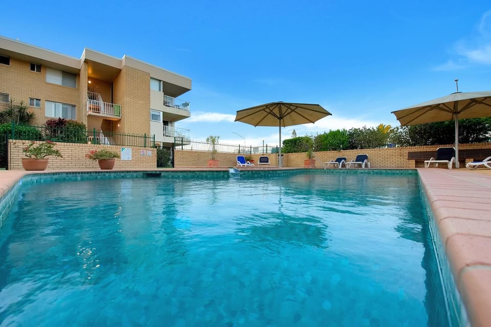 Day, Pool view, Swimming pool, sunbed