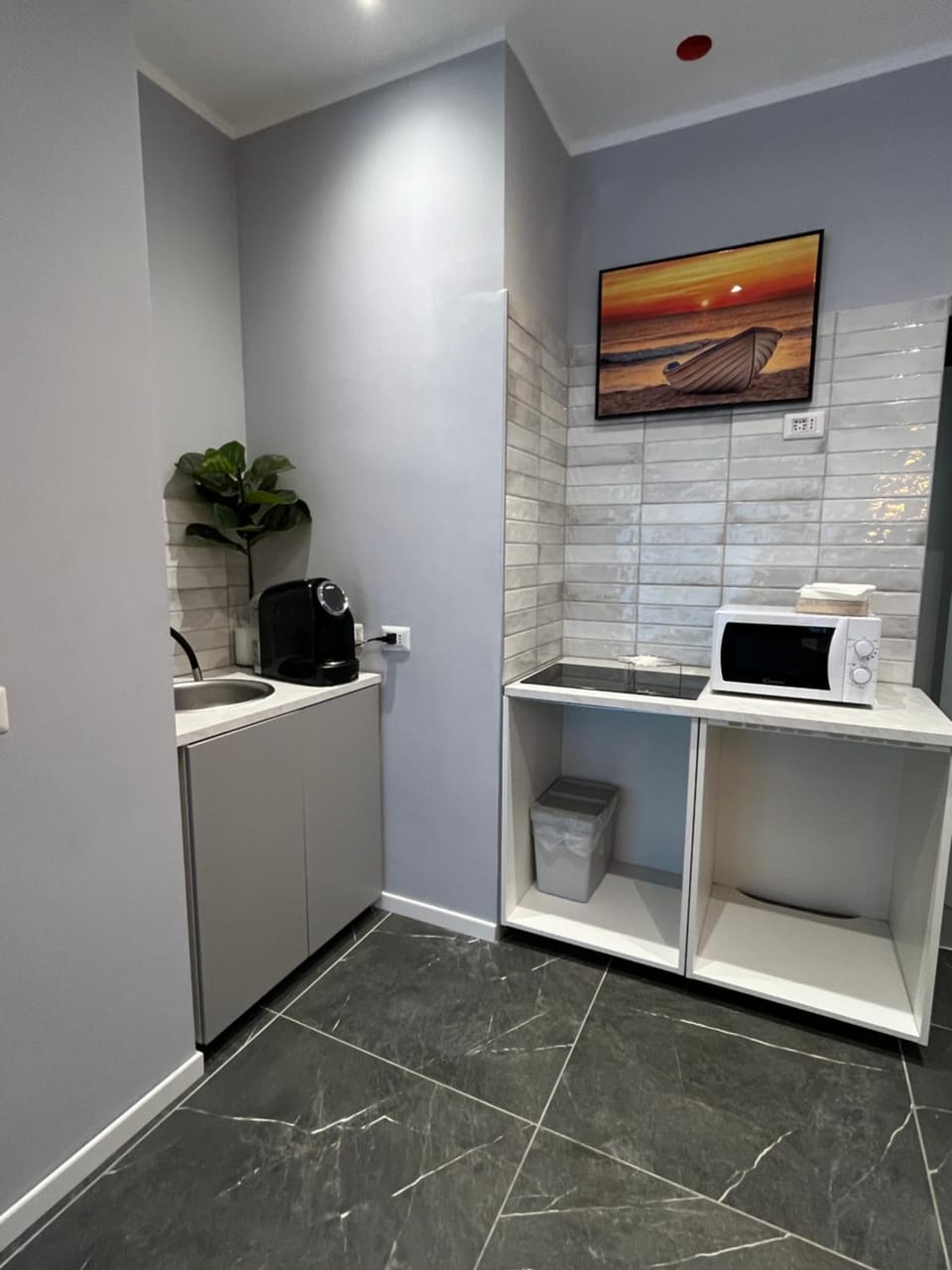Kitchen or kitchenette