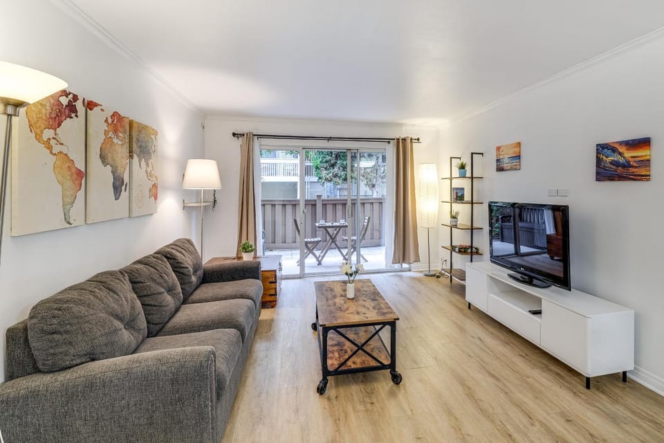 1 Mi to PB Boardwalk: Condo w/ Community Perks House in Pacific Beach