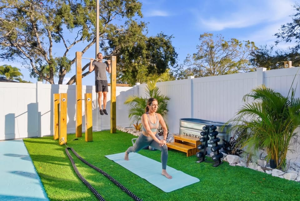Family villa w pool cornhole & putting green House in Seminole