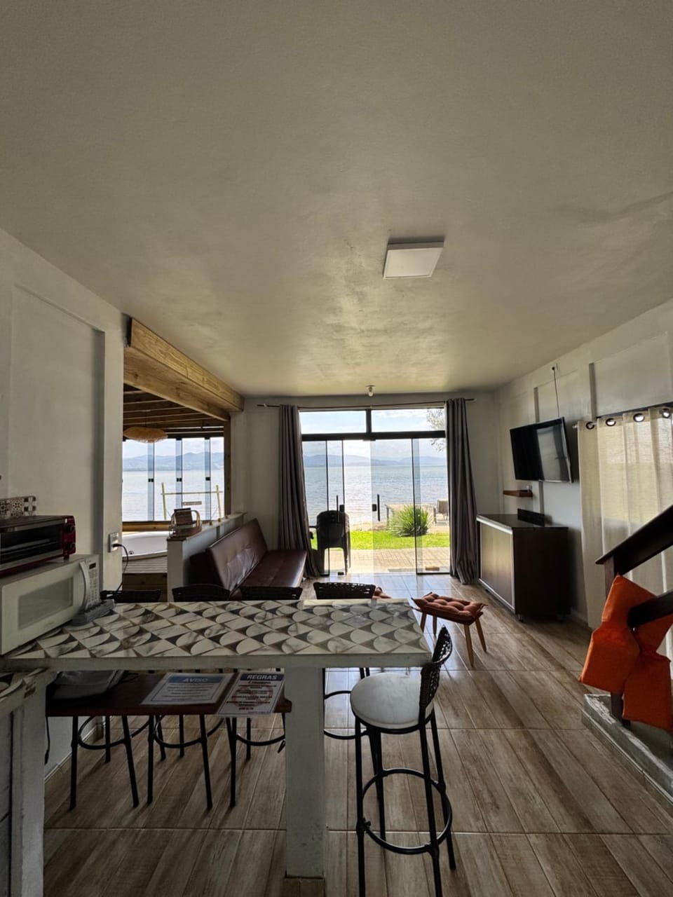 TV and multimedia, Dining area