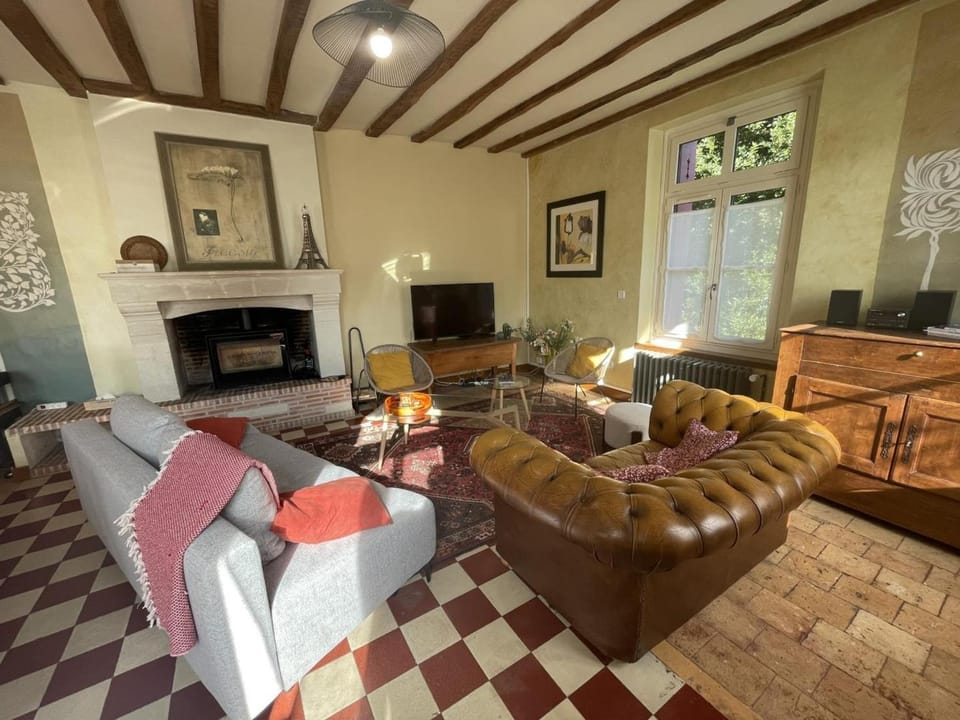 Gîte de charme, jardin privé, proche Tours, animaux admis - FR-1-381-637 House in Joué-lès-Tours