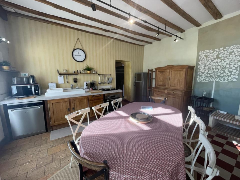 Gîte de charme, jardin privé, proche Tours, animaux admis - FR-1-381-637 House in Joué-lès-Tours