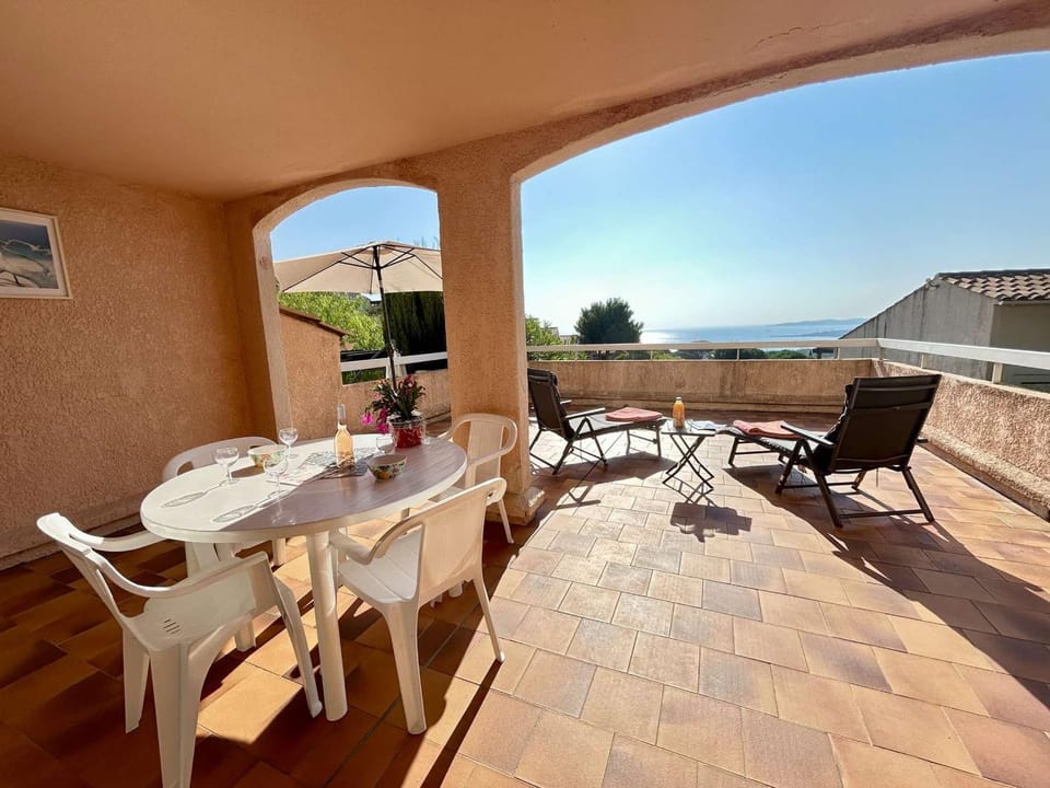 Appartement 2 pièces, terrasse vue mer, proche plage - FR-1-226-565 Apartment in Sainte-Maxime