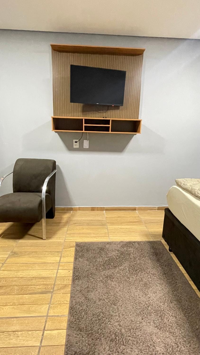 TV and multimedia, Seating area, Bedroom