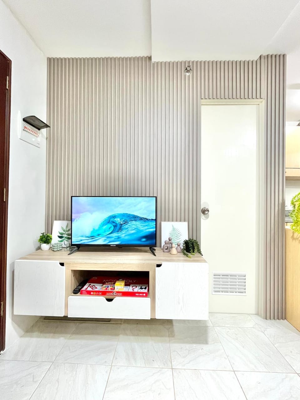 2 Bedroom Condo Fully-Furnished good for 5-6pax by Gerra at Urban Deca Homes Banilad Apartment hotel in Cebu City