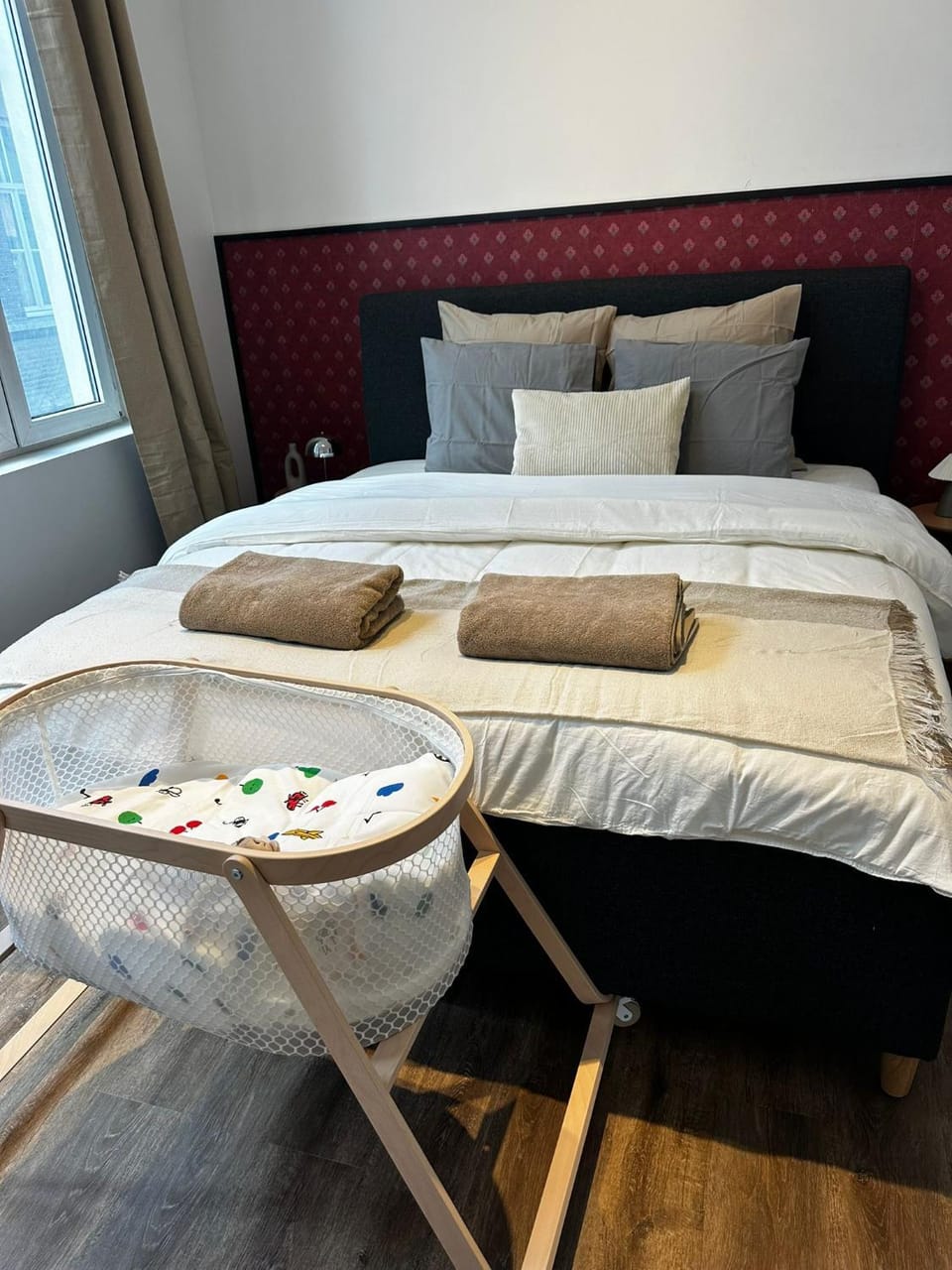 Property building, Bed, Bedroom, towels