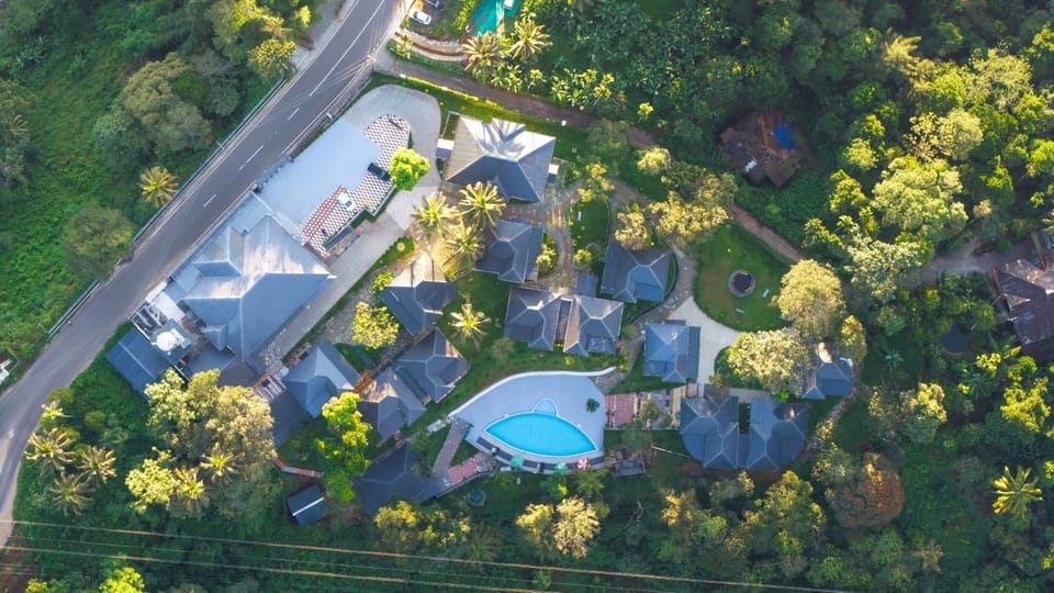 Property building, Bird's eye view, Street view
