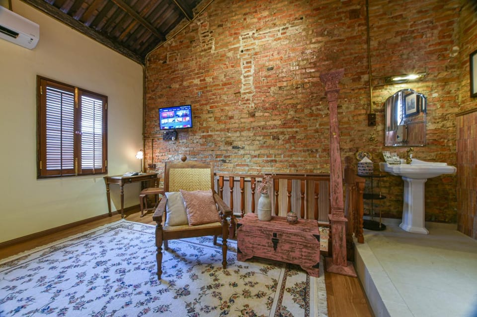 Bathroom, Seating area