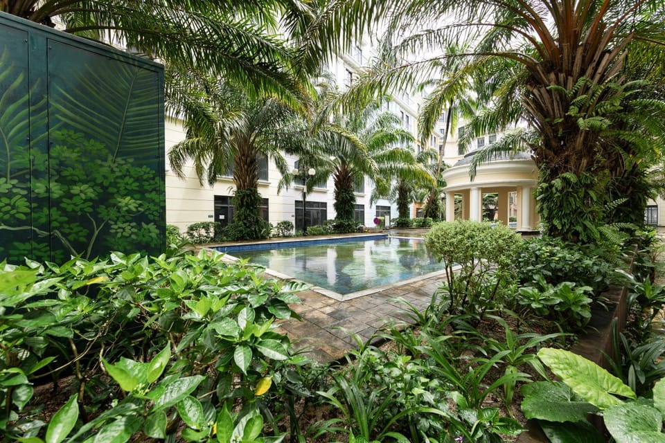 Property building, Pool view