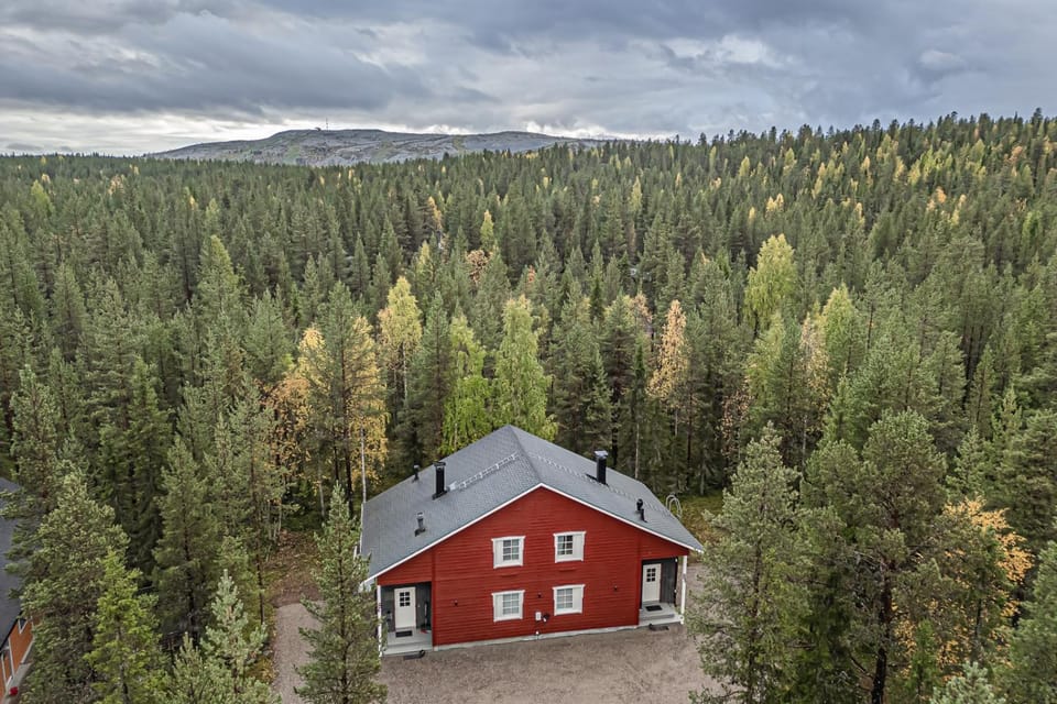 Property building, Facade/entrance, Day, Neighbourhood, Natural landscape, Bird's eye view
