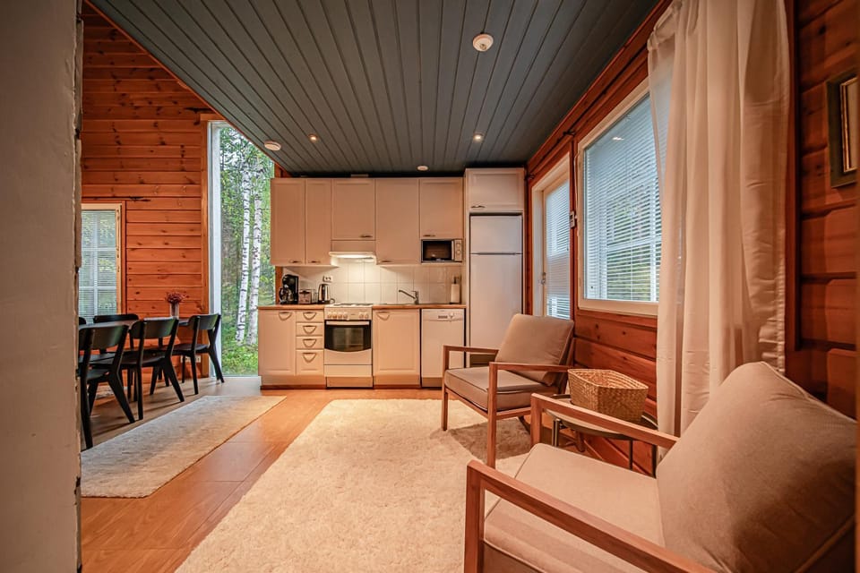 Seating area, heating, internet, pet friendly, kitchen