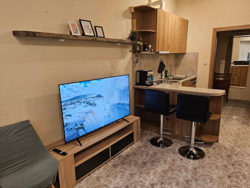 TV and multimedia, Kitchen or kitchenette