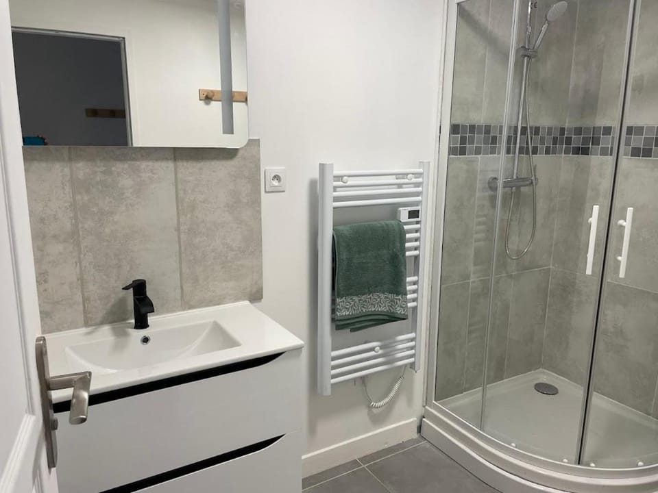 Shower, Bathroom