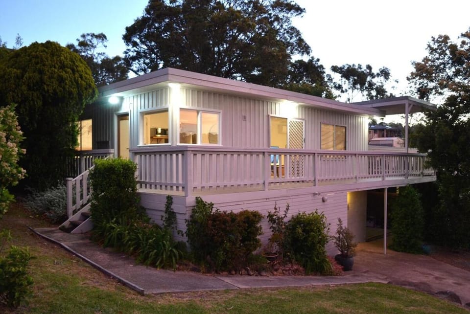 Classic Meets Contemporary 1960's Beach House House in Malua Bay
