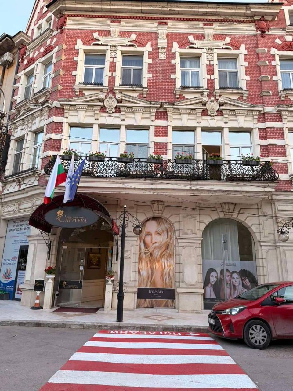 Property building, Facade/entrance, Day, Location