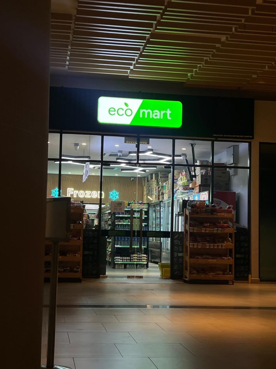 Supermarket/grocery shop