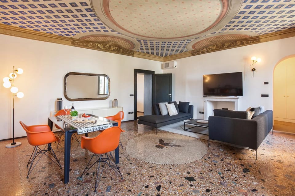 Communal lounge/ TV room, Living room