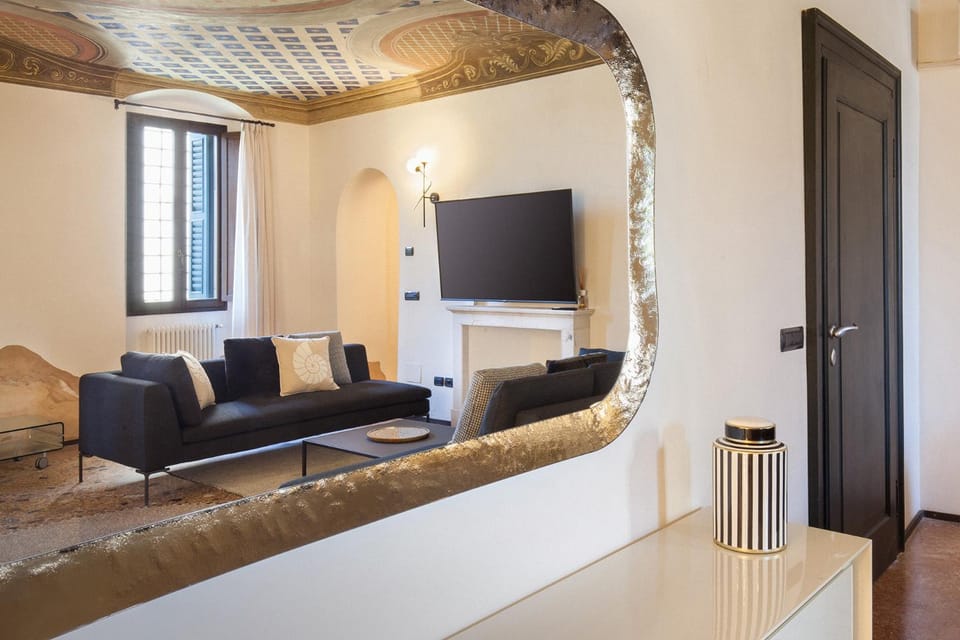 Communal lounge/ TV room, Living room