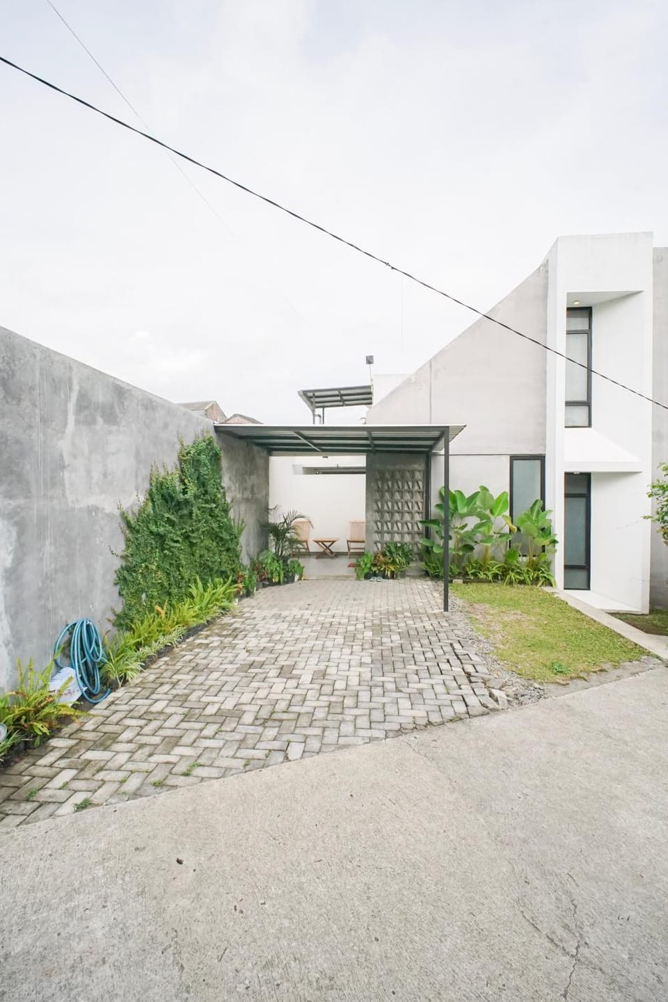 Property building, Day