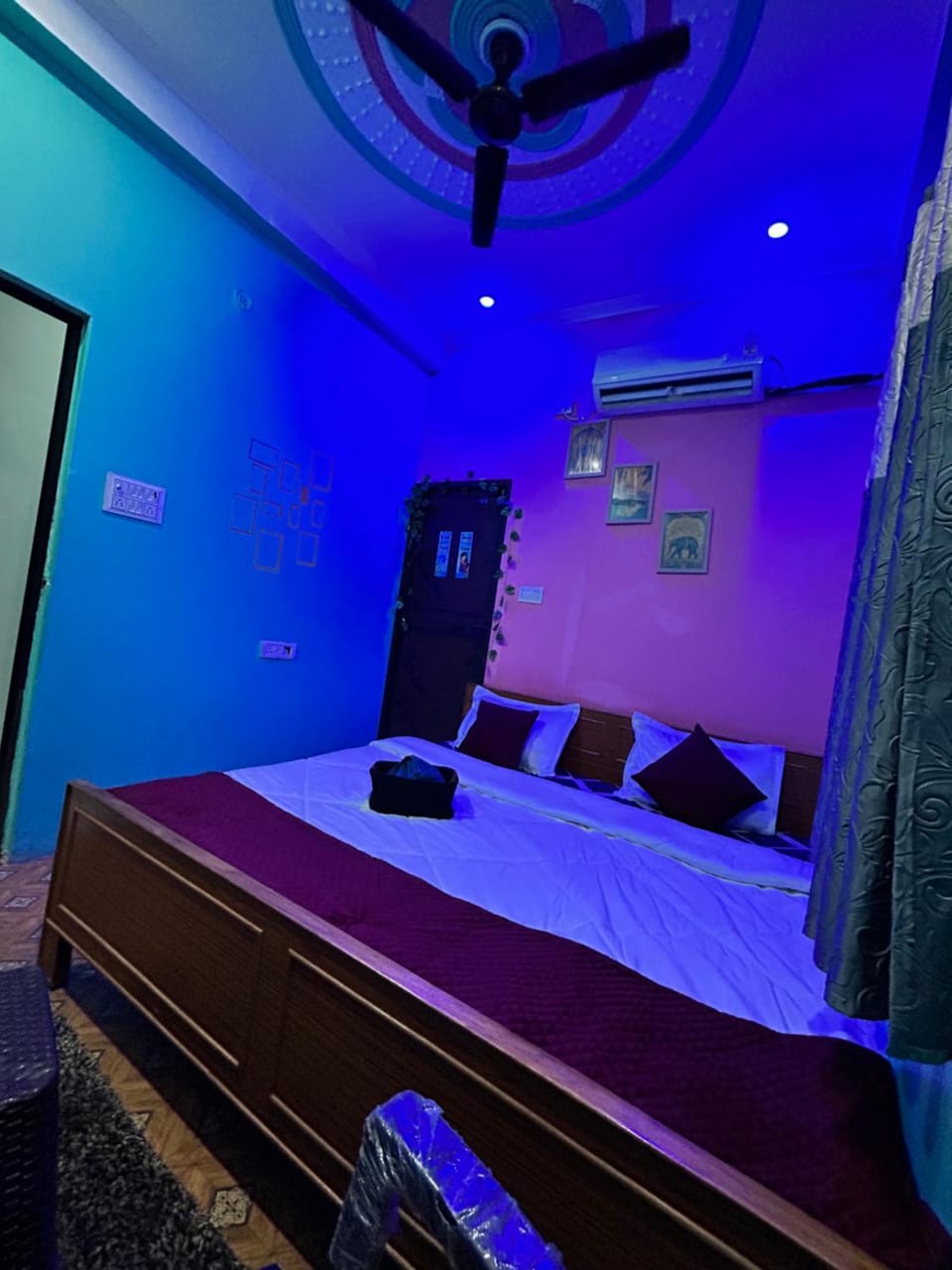 Tridev Guesthouse Bed and Breakfast in Varanasi