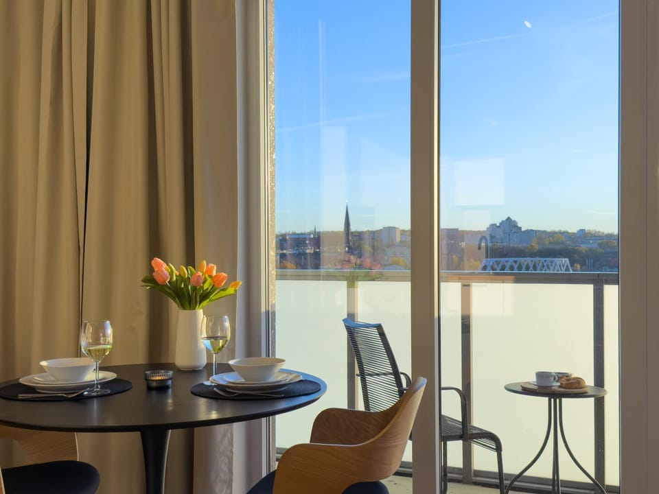 URBAN APARTMENTS Global Premium - 10th floor No 23 - Air Condition - Balcony Apartment in Poland