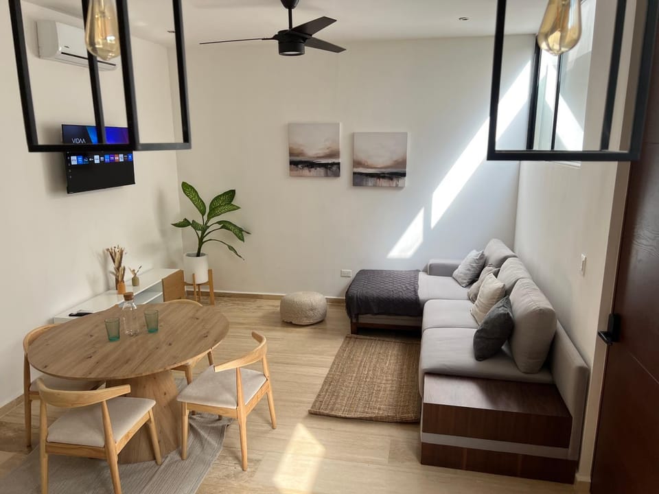 TV and multimedia, Living room, Dining area, air conditioner