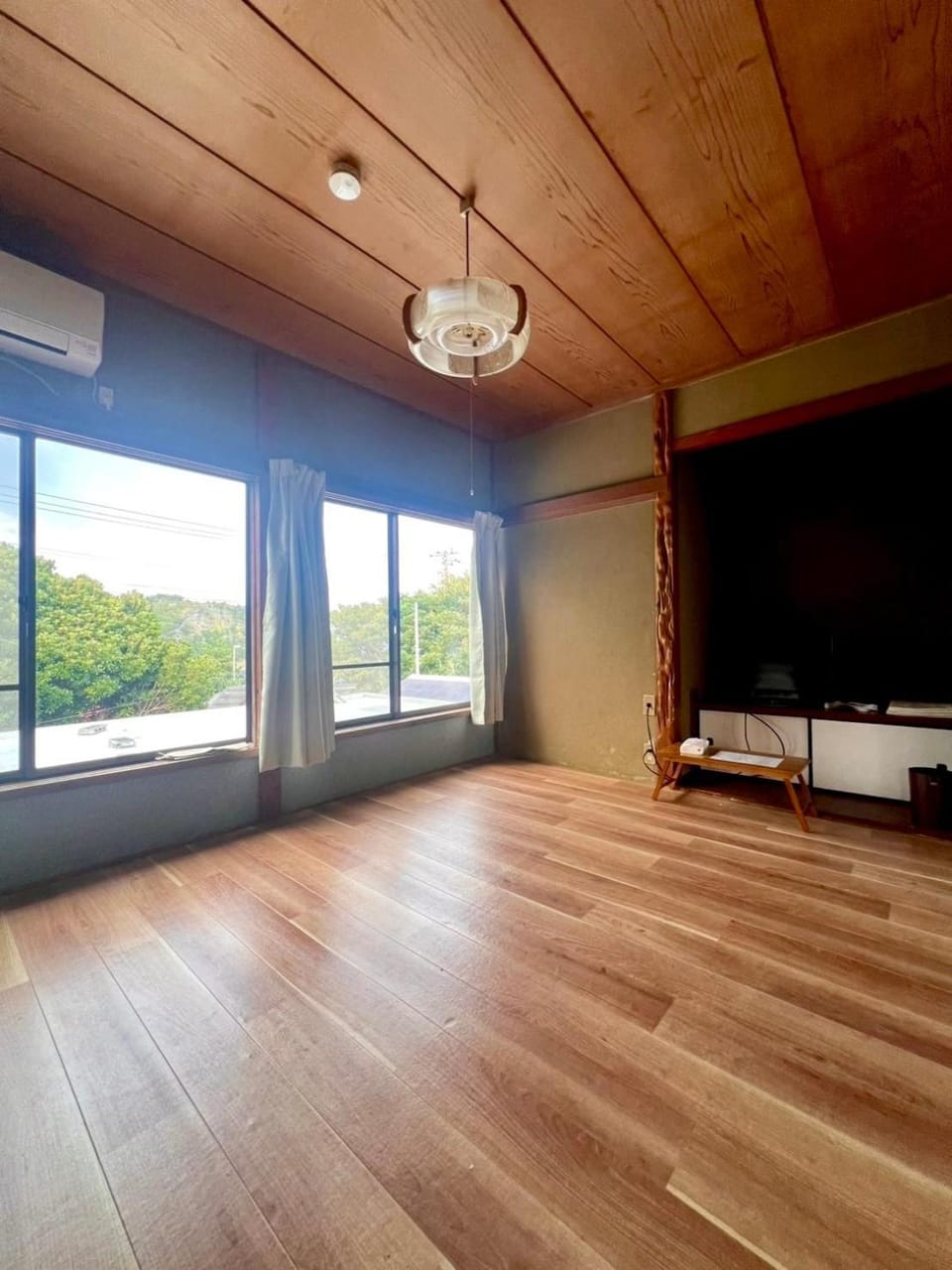波浮とみや 全部屋個室 伊豆大島 Bed and Breakfast in Tokyo Prefecture