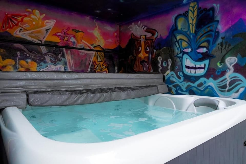 Hot Tub, Pool view, Swimming pool, Bath