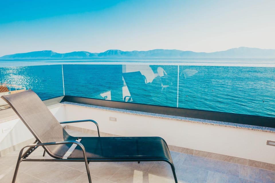 Seating area, Sea view