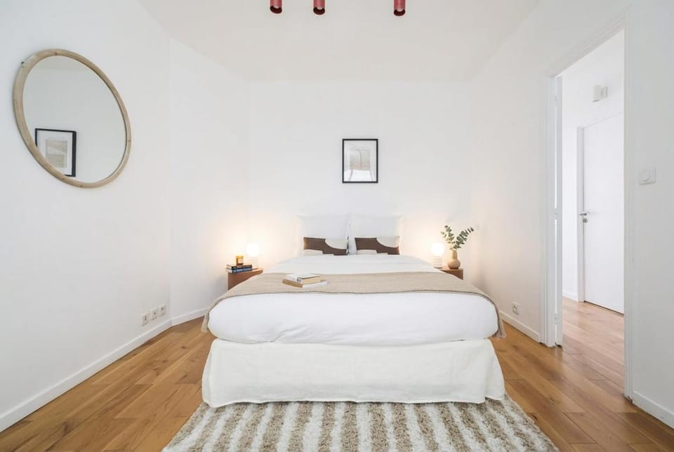 FurtiveStay - Champs Elysées - Marceau Apartment in Paris