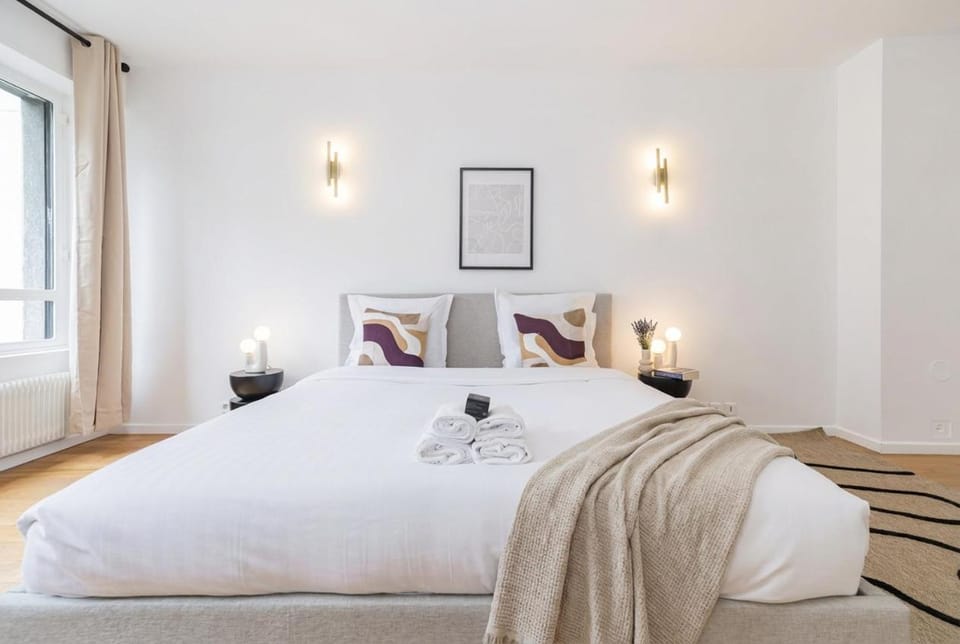 FurtiveStay - Champs Elysées - Marceau Apartment in Paris