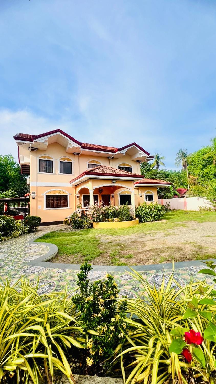 Property building, Garden, Parking