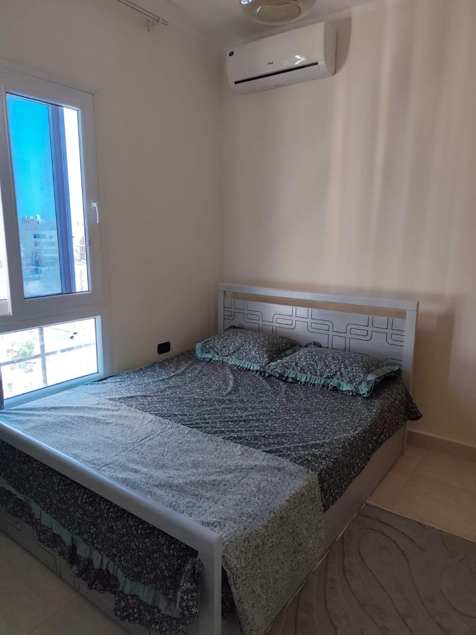 Bed, Photo of the whole room, Bedroom, air conditioner